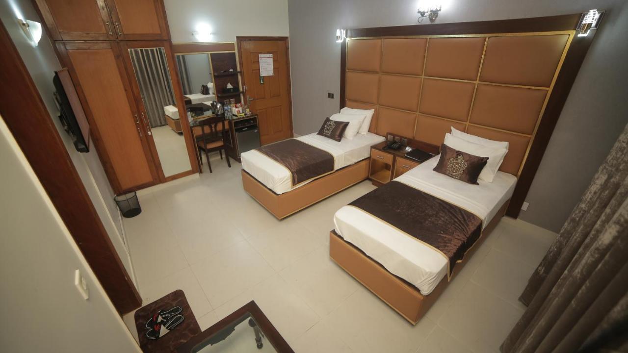 Bed and Breakfast Four Squares Карачи Экстерьер фото
