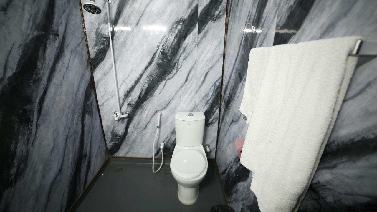Bed and Breakfast Four Squares Карачи Экстерьер фото