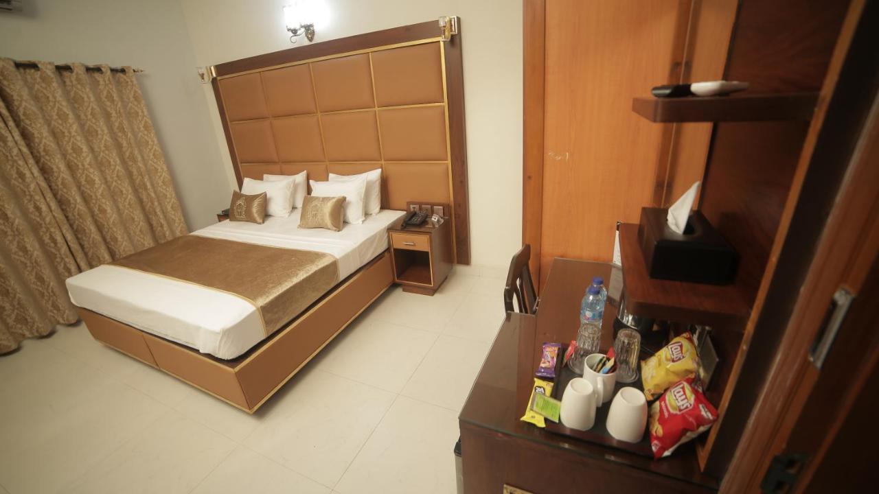 Bed and Breakfast Four Squares Карачи Экстерьер фото